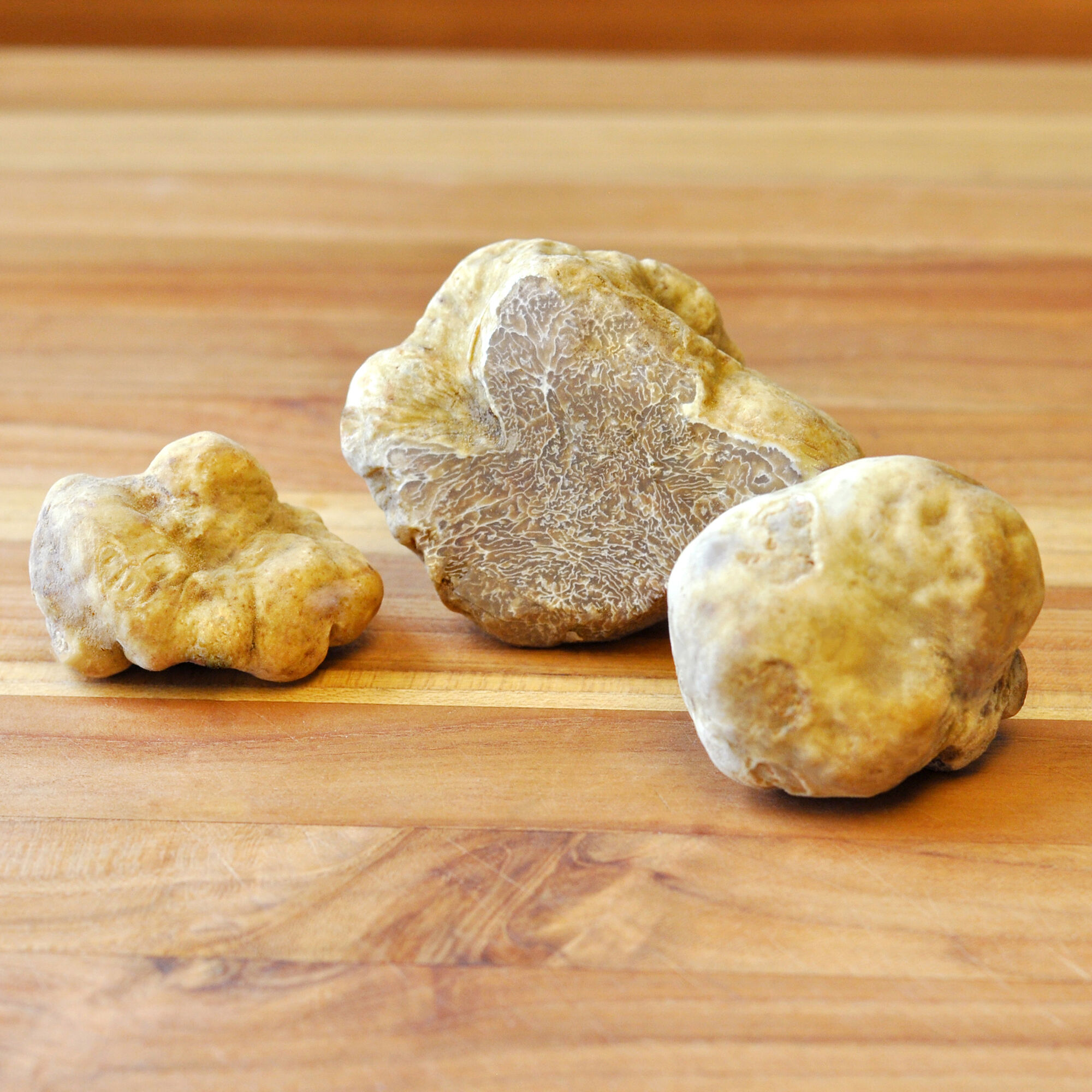 Fresh Italian White Truffle (Tuber Magnatum Pico)